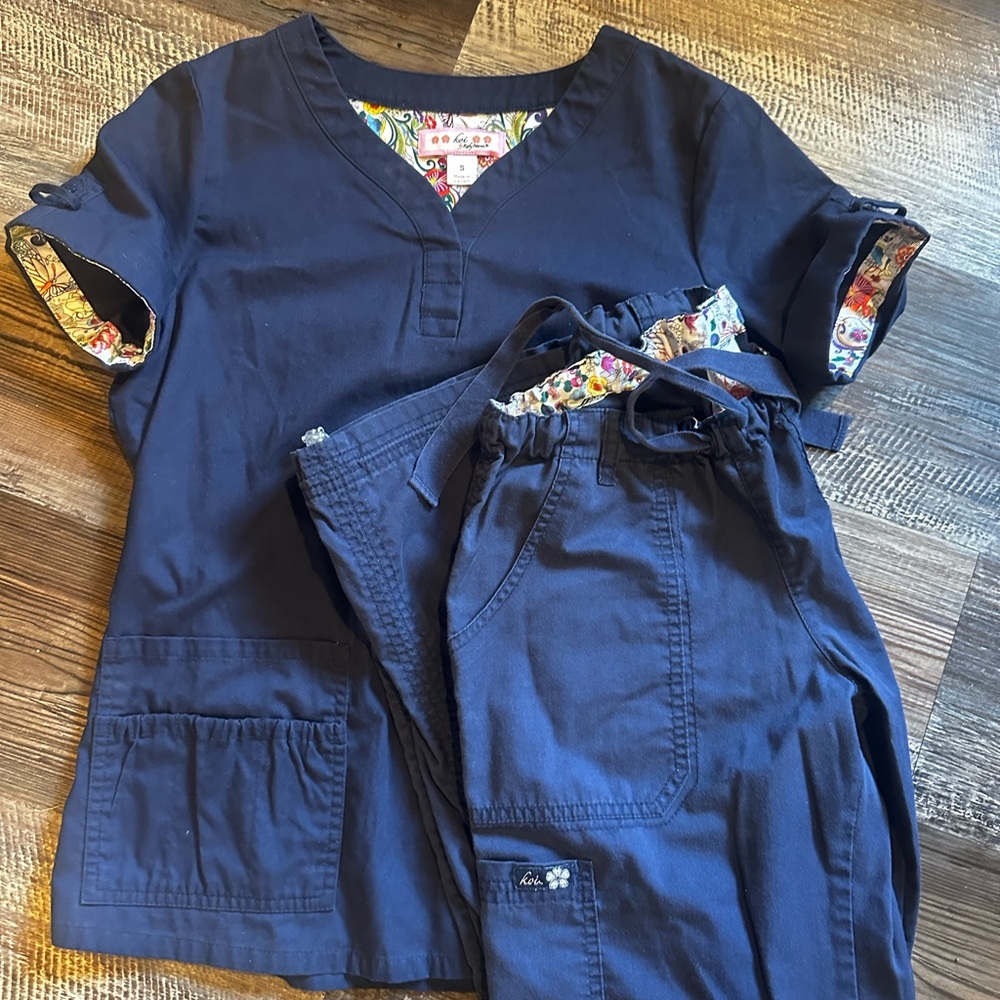 Koi Navy Scrub Top pants set with solid blue with Colorful Floral Lining small